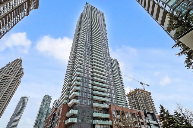 2906 - 430 Square One Drive