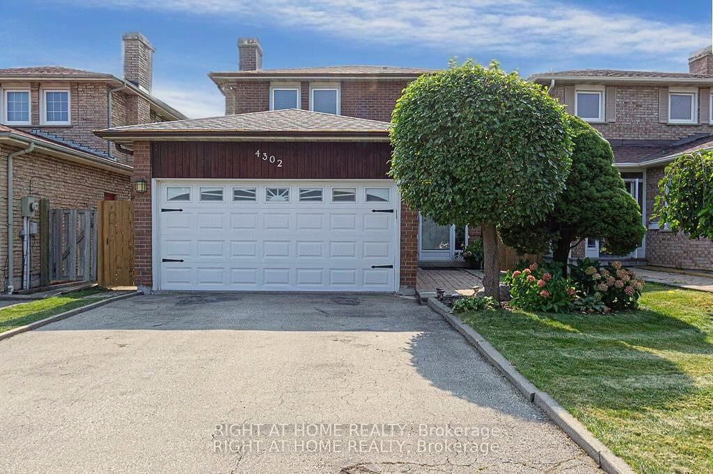 Detached House for sale at 4302 Highgate Crescent, Mississauga, Rathwood, L4W 3H2 - MLS: W12112047