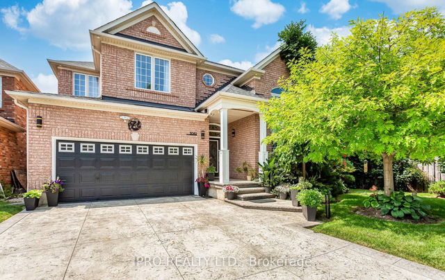 3082 Scotscraig Crescent