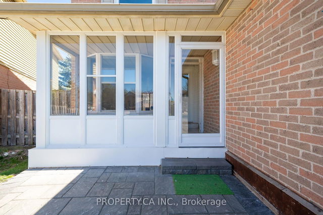 3169 Patrick Crescent