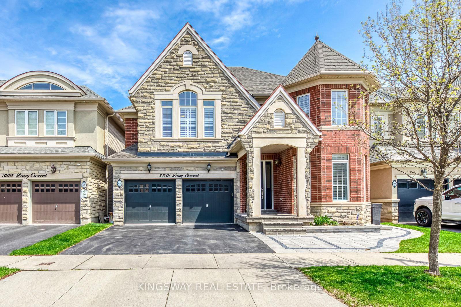 Detached House for sale at 3232 Larry Crescent, Oakville, GO Glenorchy, L6M 0T1 - MLS: W12112253