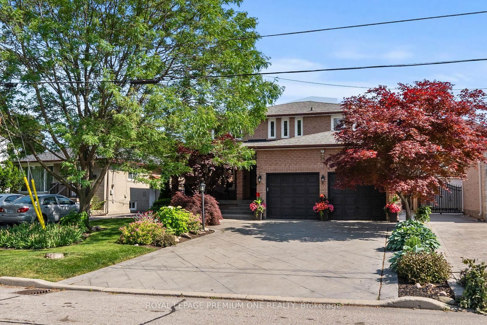 Detached House for sale at 14 Bradmore Avenue, Toronto, Humberlea-Pelmo Park W5, M9M 1J9 - MLS: W12112300