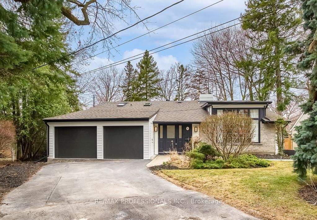 Detached House for sale at 6 Ainsley Gdns, Toronto, Princess-Rosethorn, M9A 1M5 - MLS: W12112363