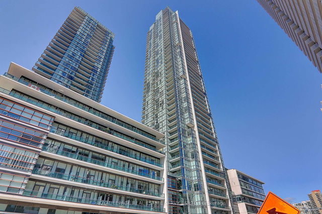 1404 - 4070 Confederation Parkway