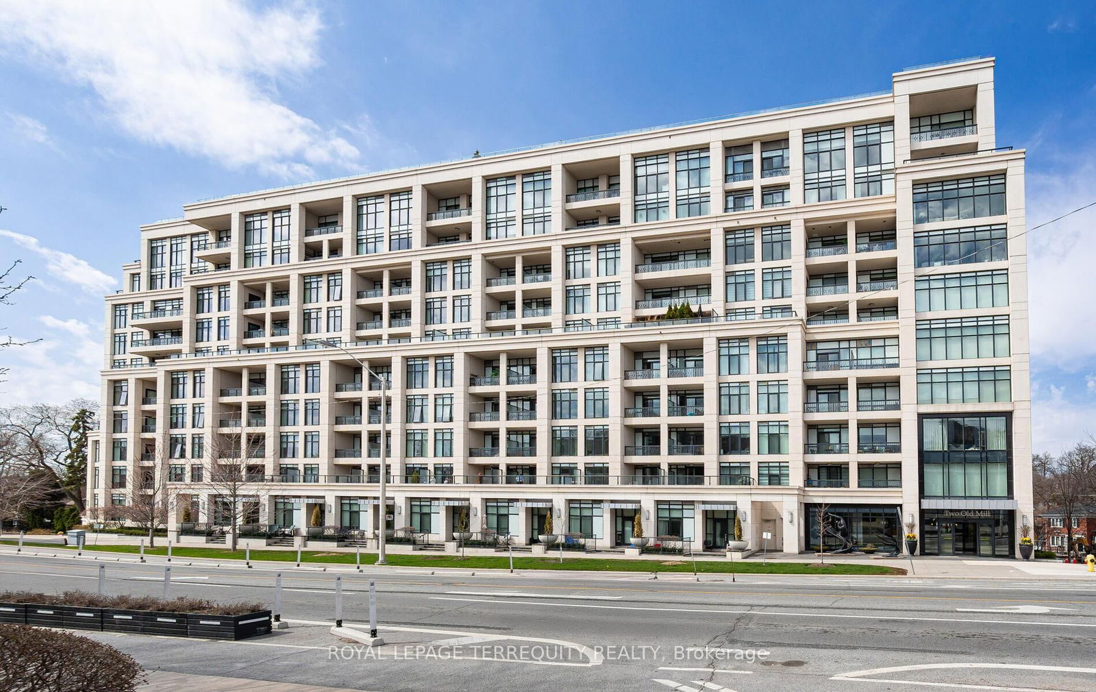 Condo for sale at 615-2 Old Mill Drive, Toronto, High Park-Swansea, M6S 0A2 - MLS: W12112387