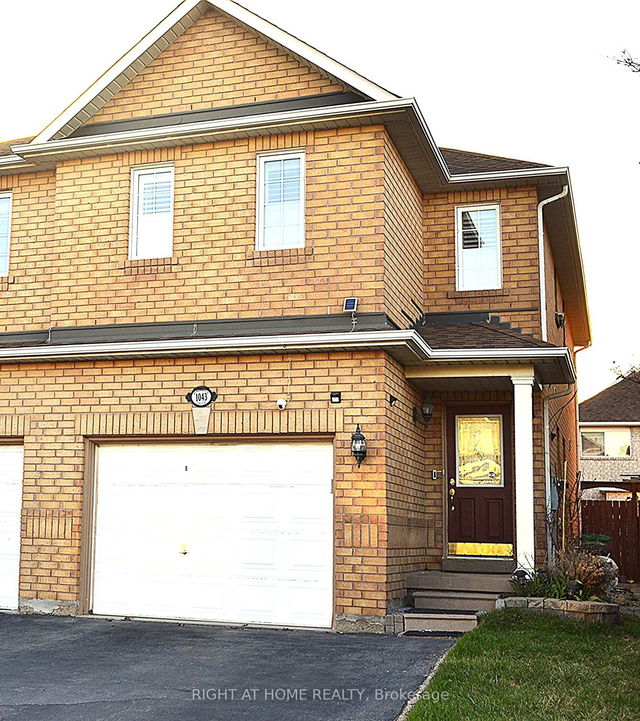 1043 Windbrook Grove