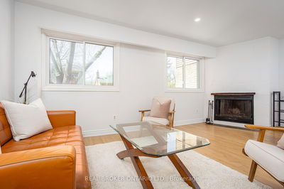 Unit 6 — 1135 McCraney St, Oakville - College Park image-0-4