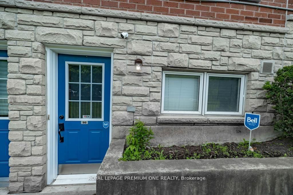 Townhouse for sale at 90-65 Turntable Crescent, Toronto, Dovercourt-Wallace Emerson-Junction, M6H 4K8 - MLS: W12112462