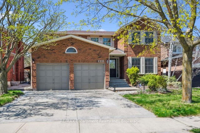 1221 Parsons Lane