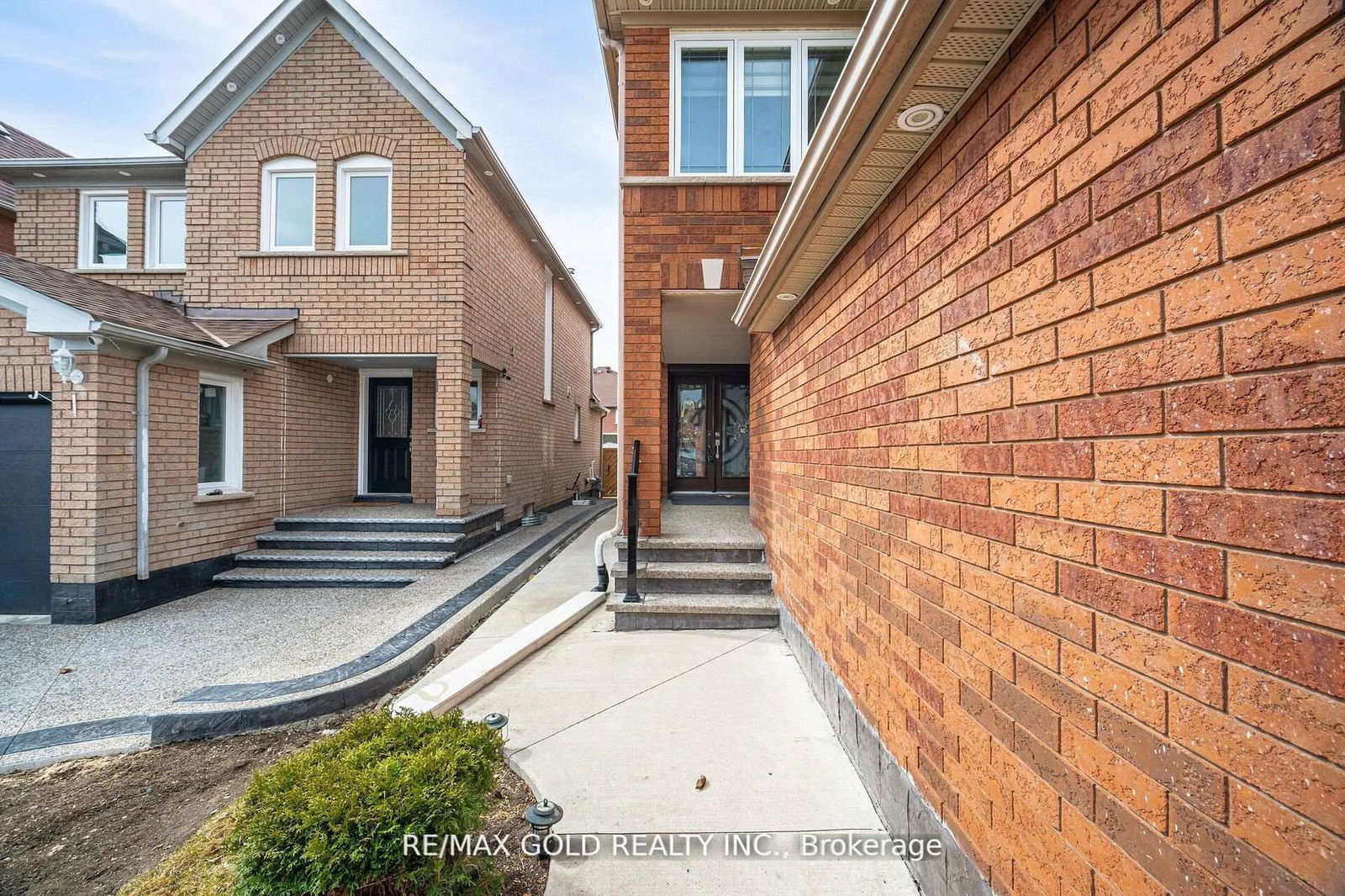 Detached House for sale at 96 Wildberry Crescent, Brampton, Sandringham-Wellington, L6R 1J9 - MLS: W12112671