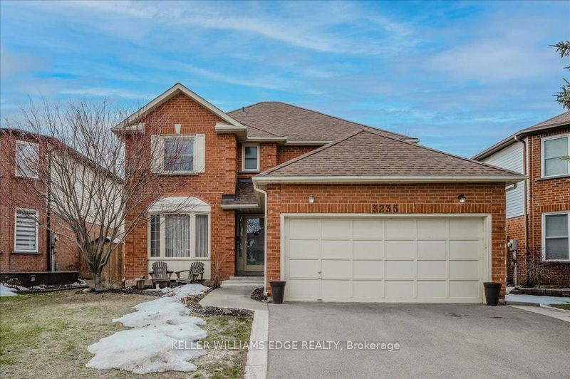3235 Wentworth St, Burlington - Headon image-0-0