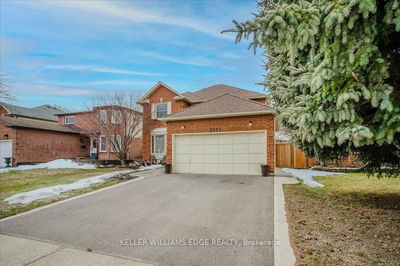 3235 Wentworth St, Burlington - Headon image-0-1
