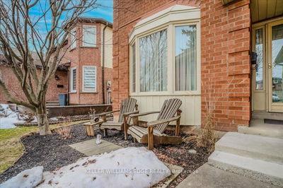 3235 Wentworth St, Burlington - Headon image-0-2
