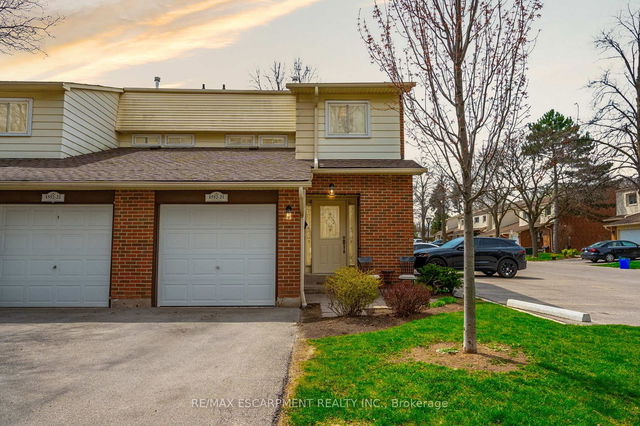 21 - 1552 Newlands Crescent