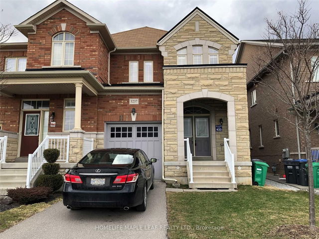 3237 Stoney Crescent