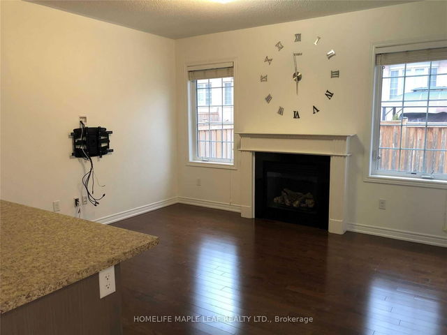 3237 Stoney Crescent