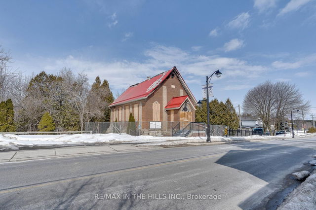 1532 Queen Street