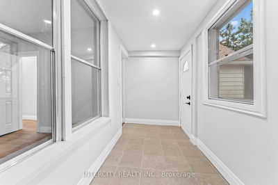 68 Greendale Ave, Toronto - Rockcliffe-Smythe image-0-3