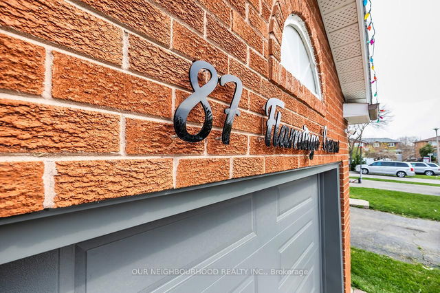 87 Flamingo Crescent