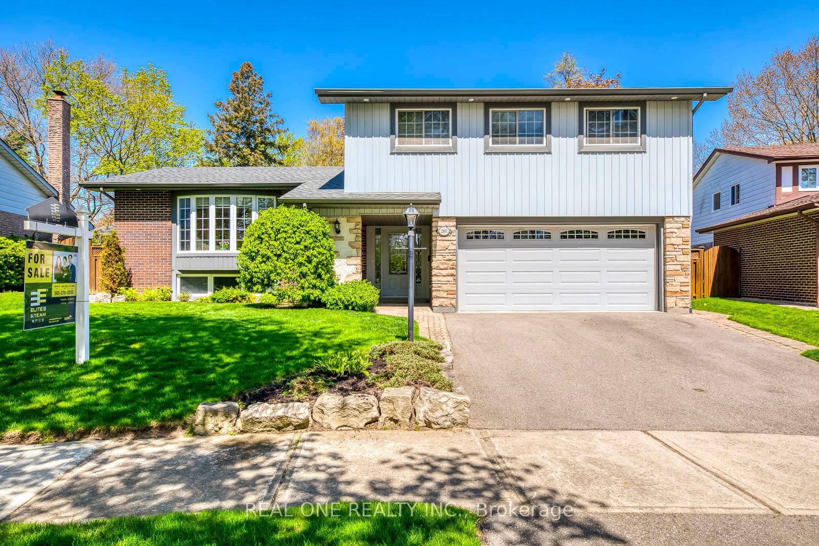 Detached House for sale at 201 Arichat Road, Oakville, Ford, L6J 5N5 - MLS: W12112976