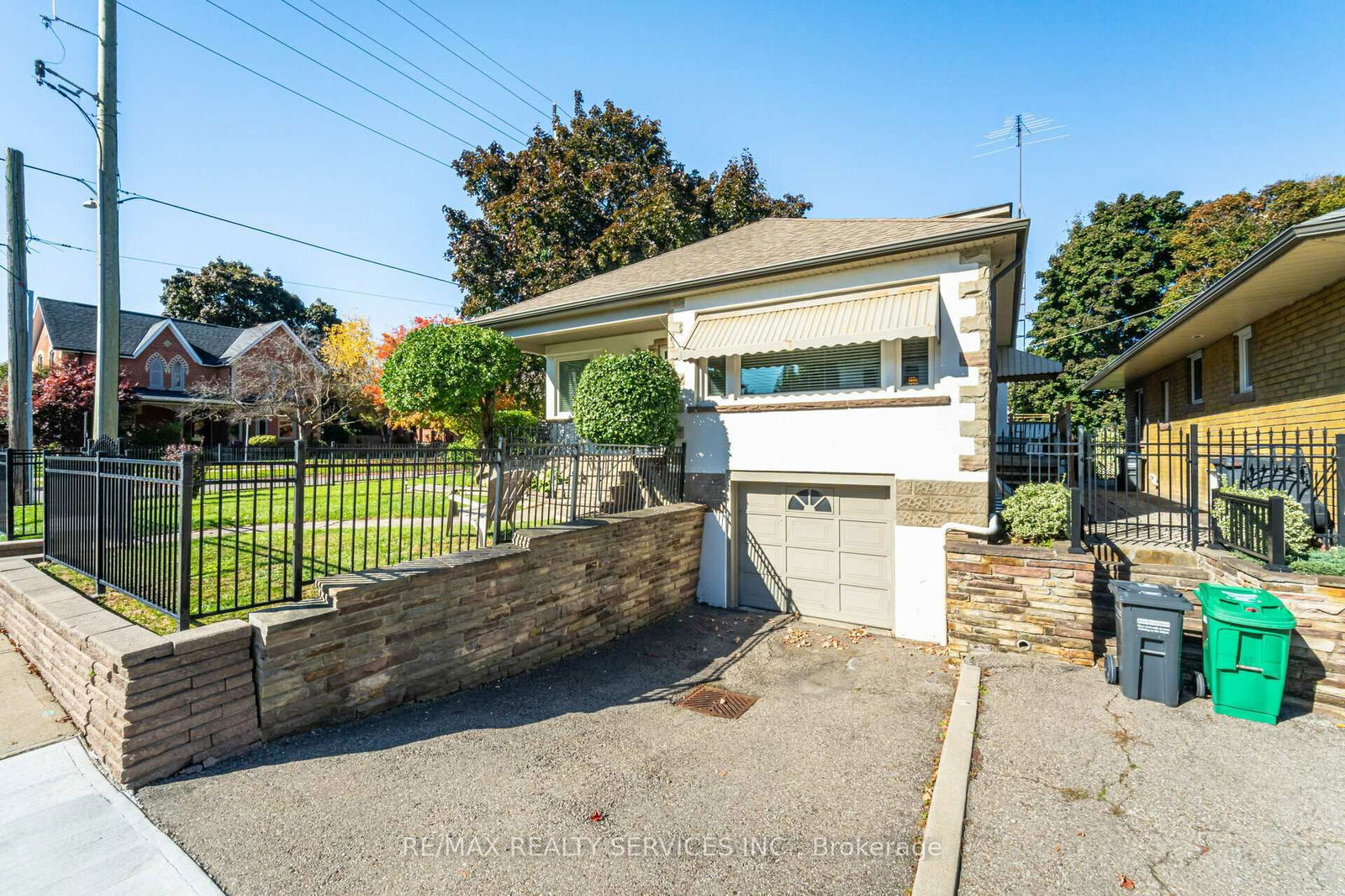 Detached House for sale at 18 Wellington Street, Brampton, Downtown Brampton, L6Y 1K5 - MLS: W12113032