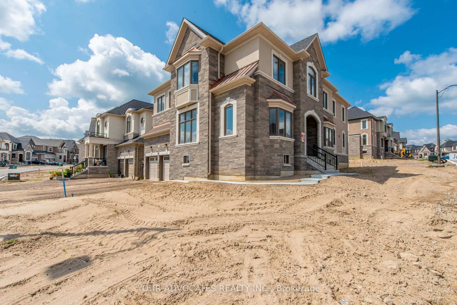 Detached House for sale at 117 James Walker Avenue, Caledon, Caledon East, L7C 4N1 - MLS: W12113034