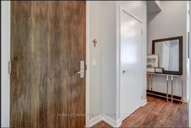 1012 - 840 Queen Plate Drive