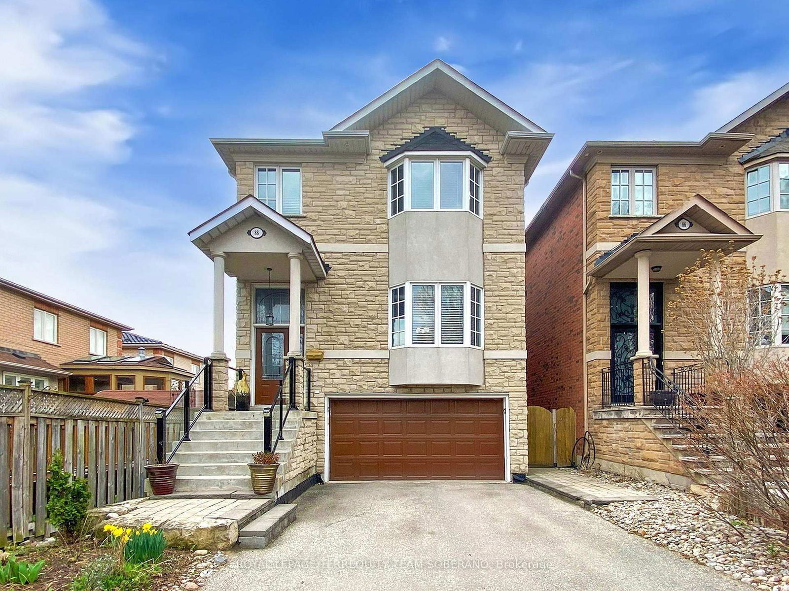 Detached House for sale at 88 Montana Avenue, Toronto, Rustic, M6L 2Z8 - MLS: W12113304