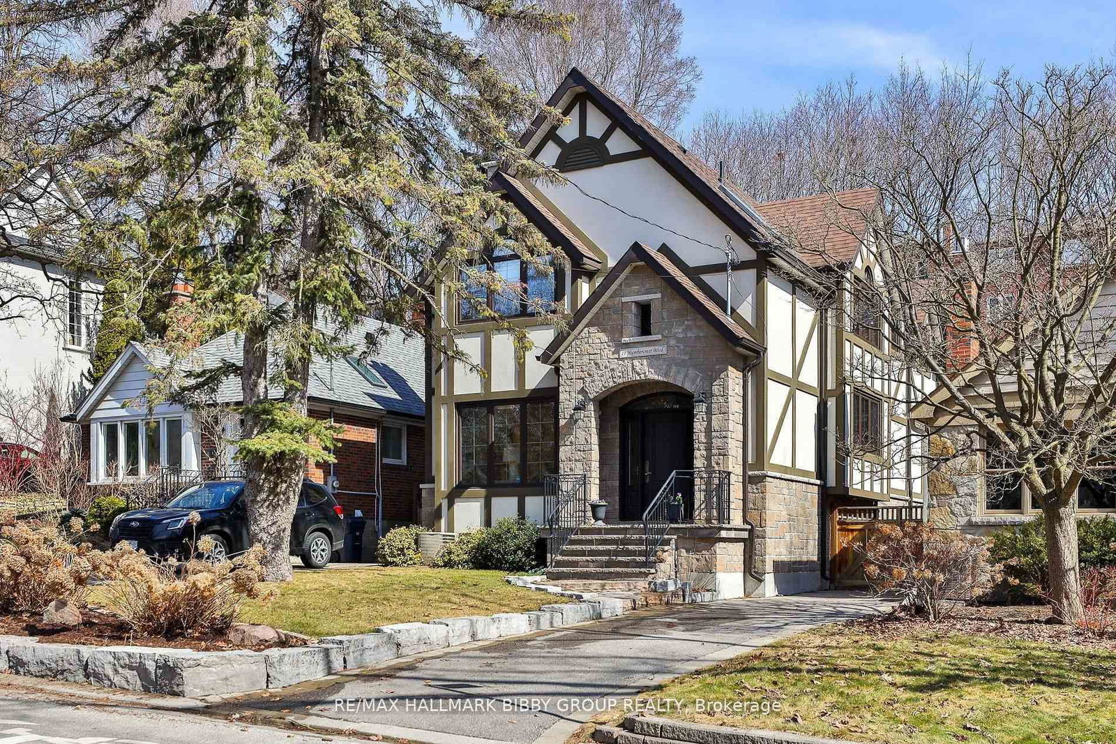 Detached House for sale at 11 Humbercrest Boulevard, Toronto, Lambton Baby Point, M6S 4K6 - MLS: W12113353