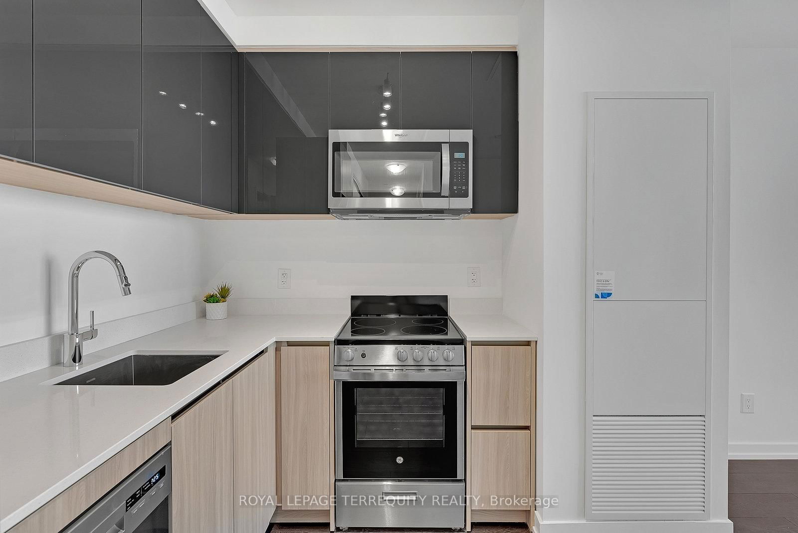 Condo for lease at 719-3100 Keele Street, Toronto, Downsview-Roding-CFB, M3M 0E1 - MLS: W12113390