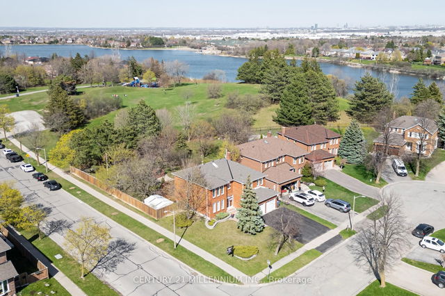 18 Pebble Beach Court