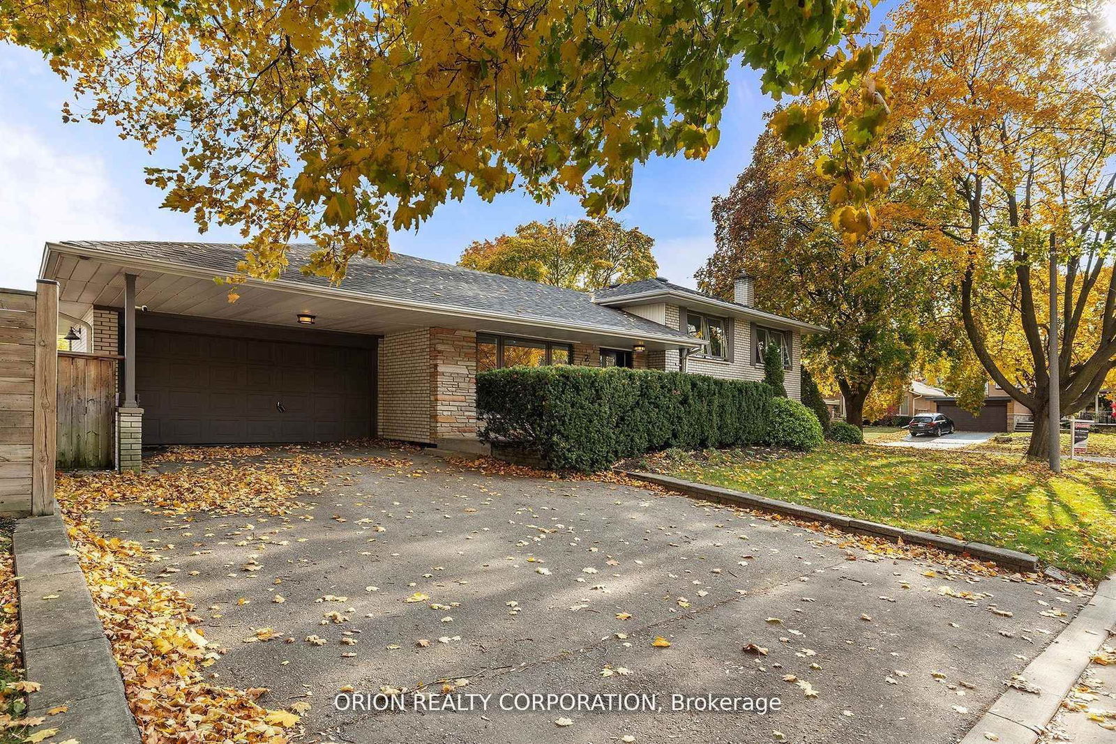 Detached House for sale at 2 Ashmount Crescent, Toronto, Willowridge-Martingrove-Richview, M9R 1C7 - MLS: W12113529