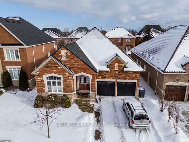 35 Fontainebleu Road