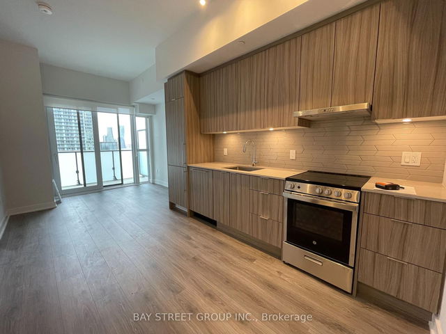 902 - 430 Square One Drive