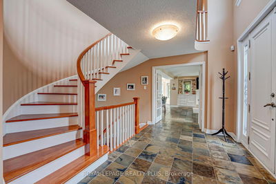 5 Coates Hill Crt, Caledon - Palgrave image-0-4