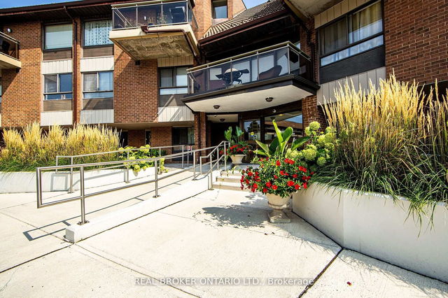 611 - 1000 Cedarglen Gate