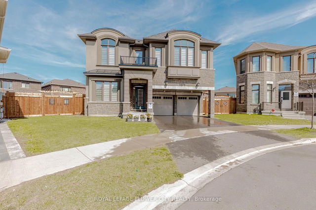 1371 Lobelia Crescent