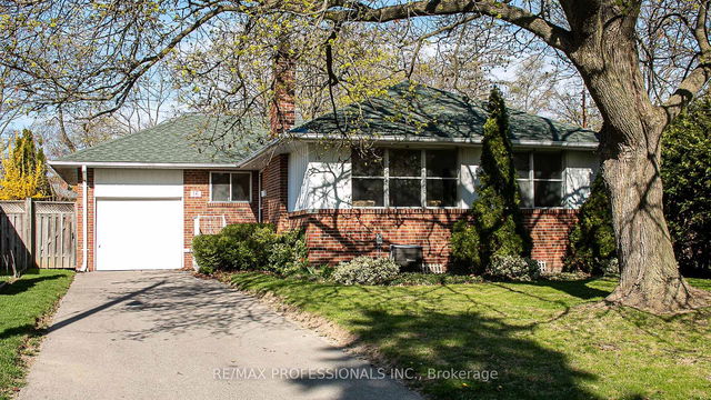 16 Dornoch Drive