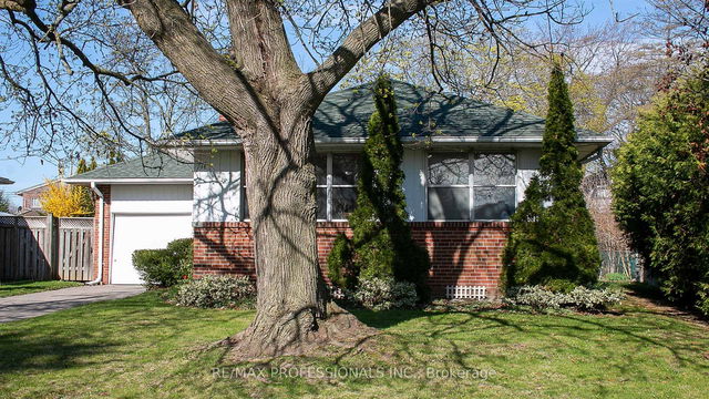 16 Dornoch Drive
