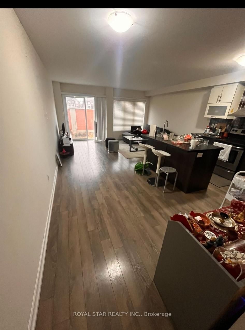 Townhouse for lease at 124 Baffin Crescent, Brampton, Northwest Brampton, L7A 0C7 - MLS: W12114026