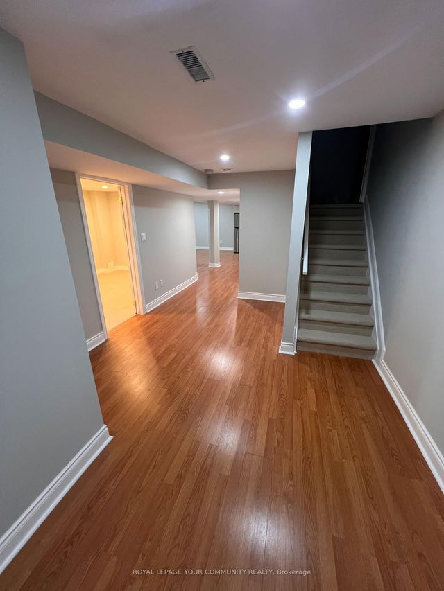 32 Shady Glen Crescent