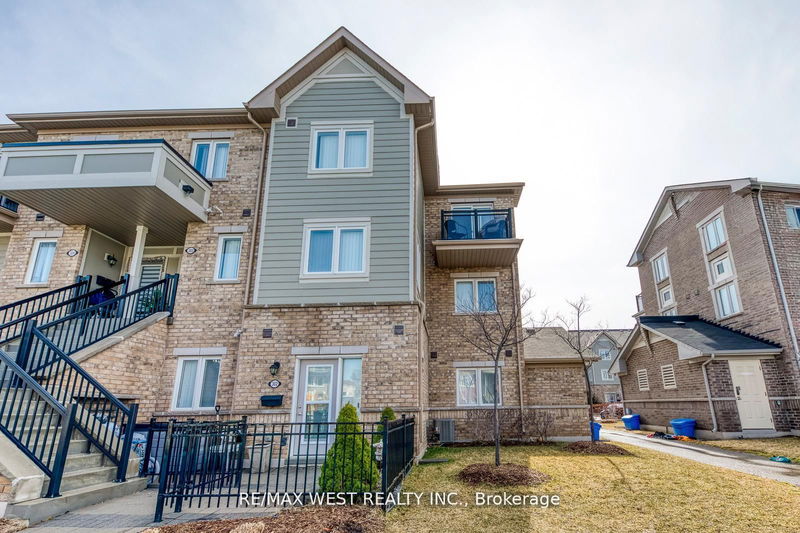 Unit 302 — 250 Sunny Meadow Blvd, Brampton - Sandringham-Wellington image-0-0