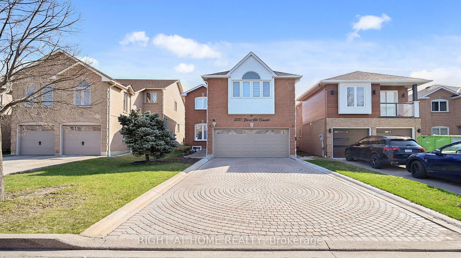 Detached House for sale at 5253 Floral Hill Crescent, Mississauga, East Credit, L5V 1V4 - MLS: W12114354