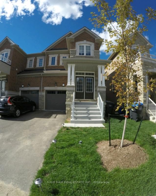 (Upper) - 3 Baffin Crescent