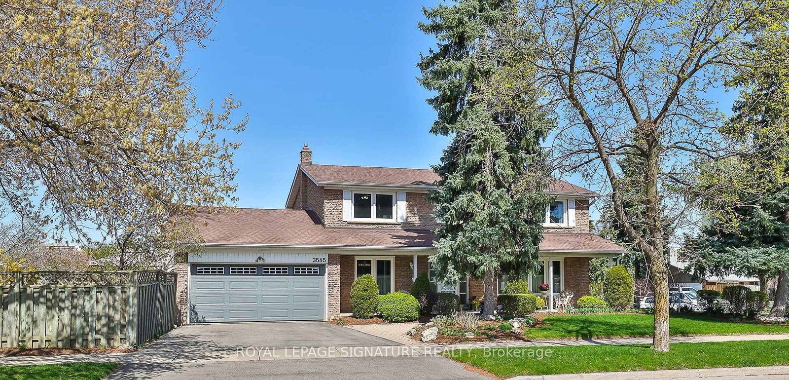 Detached House for sale at 3545 Twinmaple Drive, Mississauga, Applewood, L4Y 3P9 - MLS: W12114465