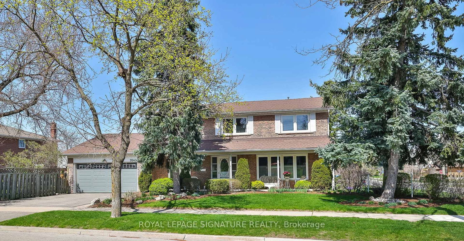 Detached House for sale at 3545 Twinmaple Drive, Mississauga, Applewood, L4Y 3P9 - MLS: W12114465