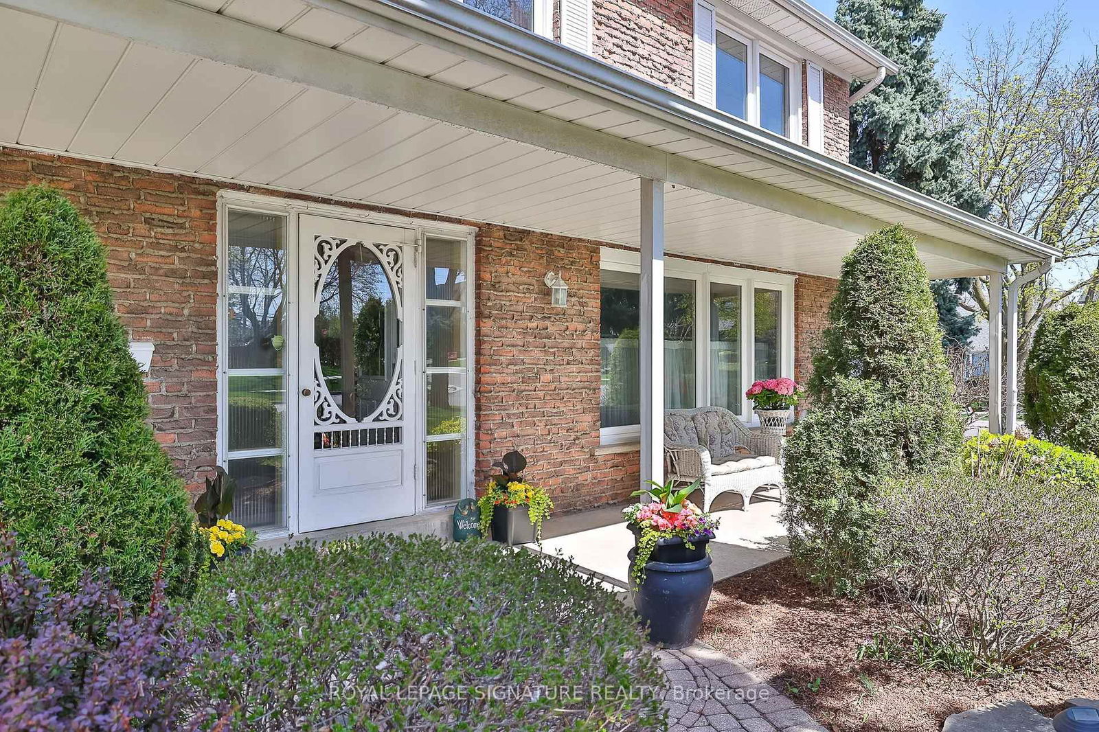 Detached House for sale at 3545 Twinmaple Drive, Mississauga, Applewood, L4Y 3P9 - MLS: W12114465
