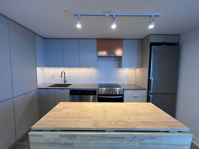 1107 - 30 Gibbs Road