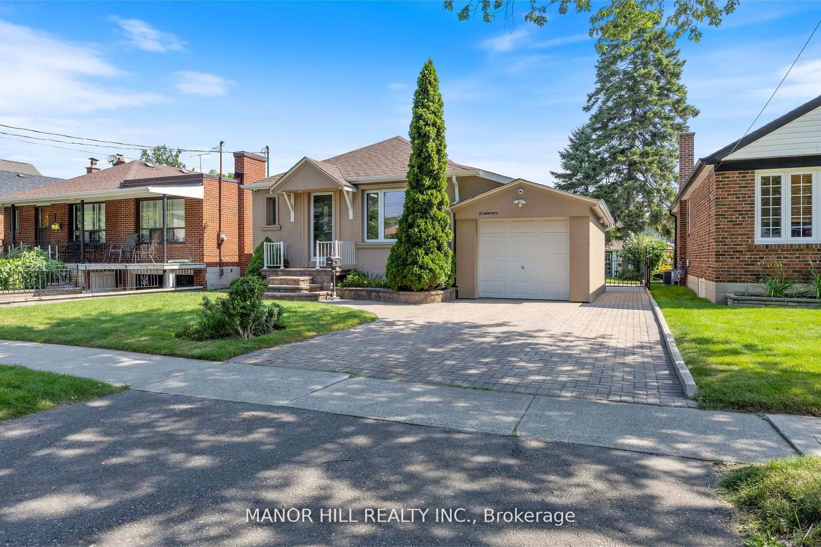 Detached House for sale at 31 Chartwell Road, Toronto, Stonegate-Queensway, M8Z 4E9 - MLS: W12114677