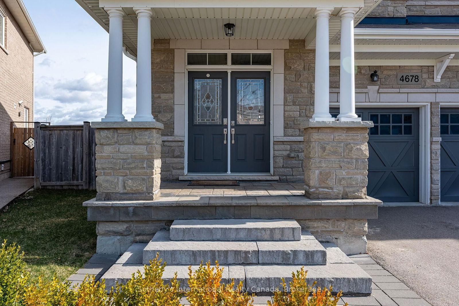 Detached House for sale at 4678 Ray Lane, Burlington, Alton, L7M 0L3 - MLS: W12114682